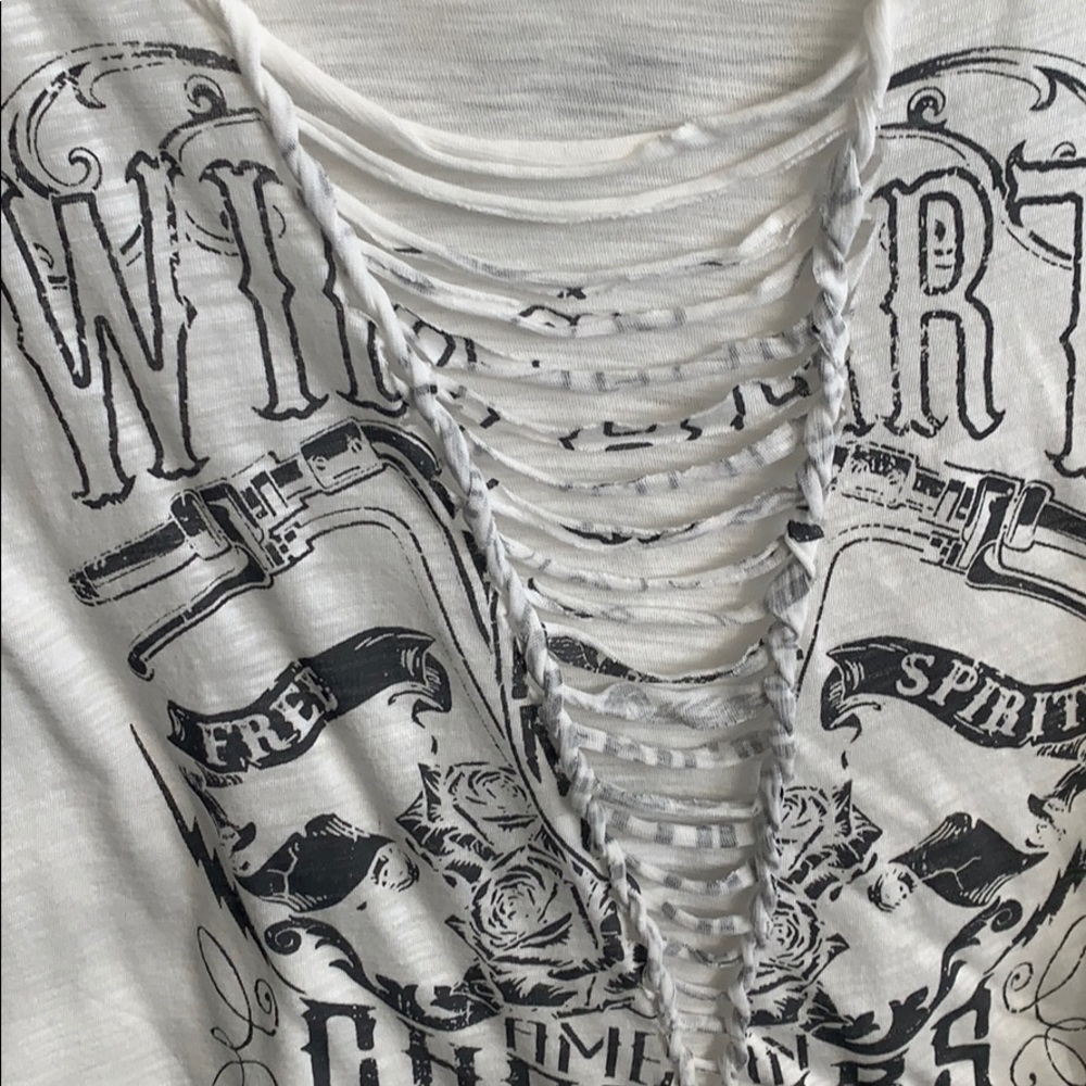 Distressed tshirt - Picture 2 of 2